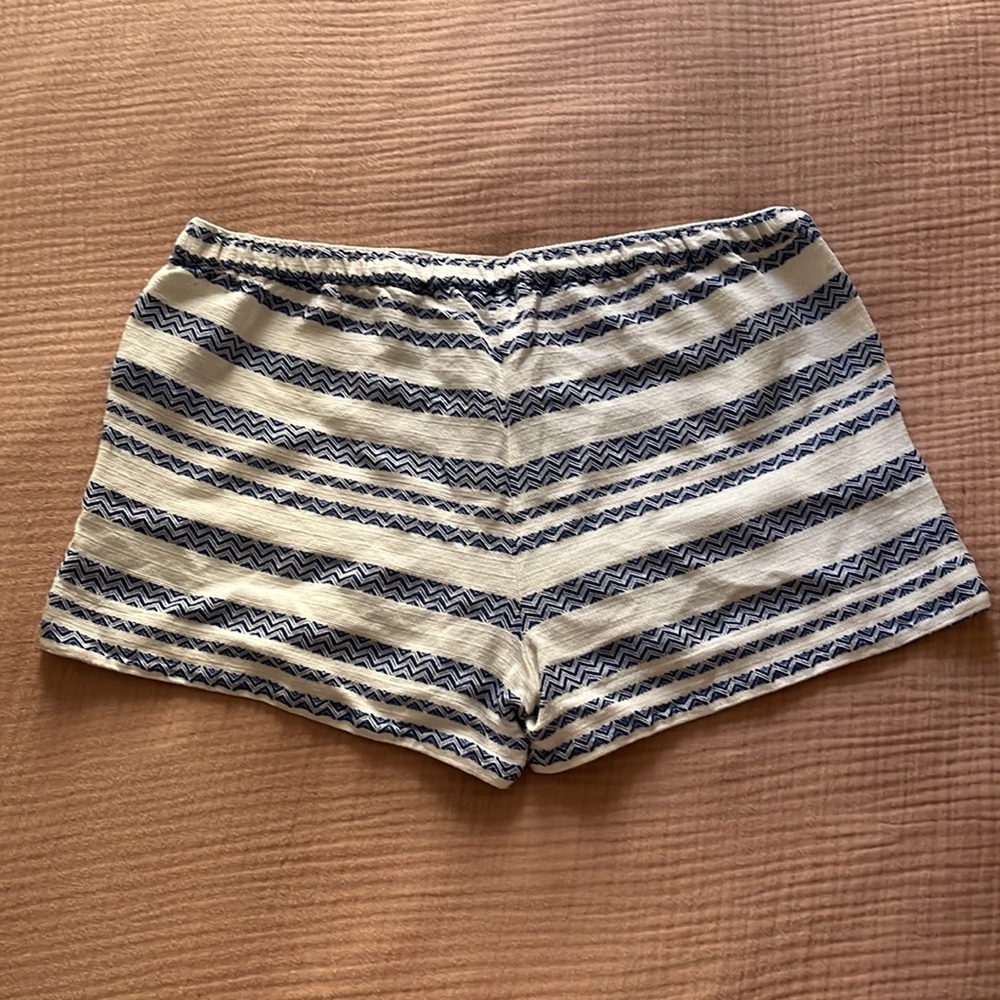 Joe Fresh Embroidered Shorts - 12 - Picture 2 of 3